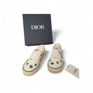 Dior Saltwind sneakers white cotton embroidered with a bright green Dior clover